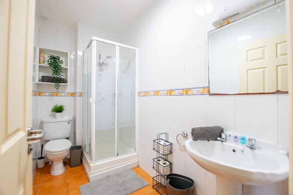 90 - Roomy Townhouse By Shortstays Galway Buitenkant foto