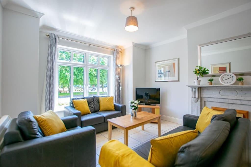 90 - Roomy Townhouse By Shortstays Galway Buitenkant foto