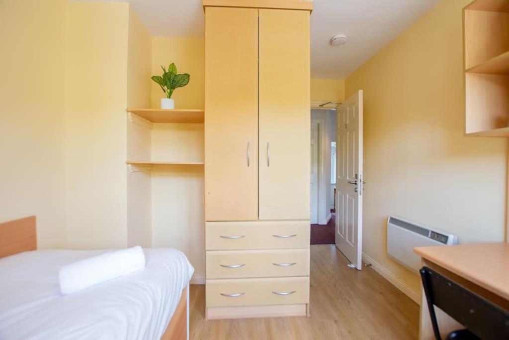 90 - Roomy Townhouse By Shortstays Galway Buitenkant foto