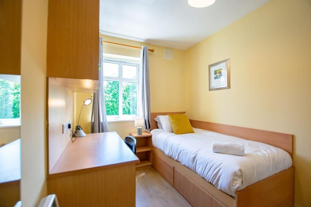 90 - Roomy Townhouse By Shortstays Galway Buitenkant foto
