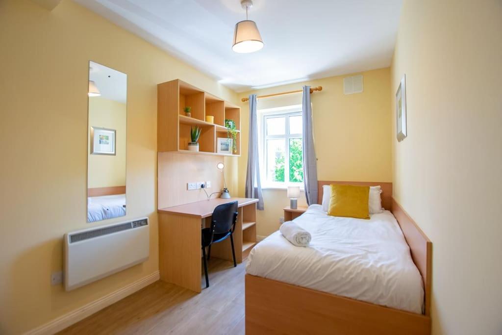 90 - Roomy Townhouse By Shortstays Galway Buitenkant foto